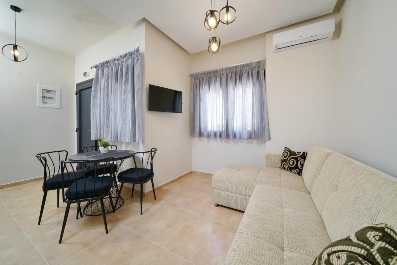 Giorgio Suites 아스프로발타 외부 사진